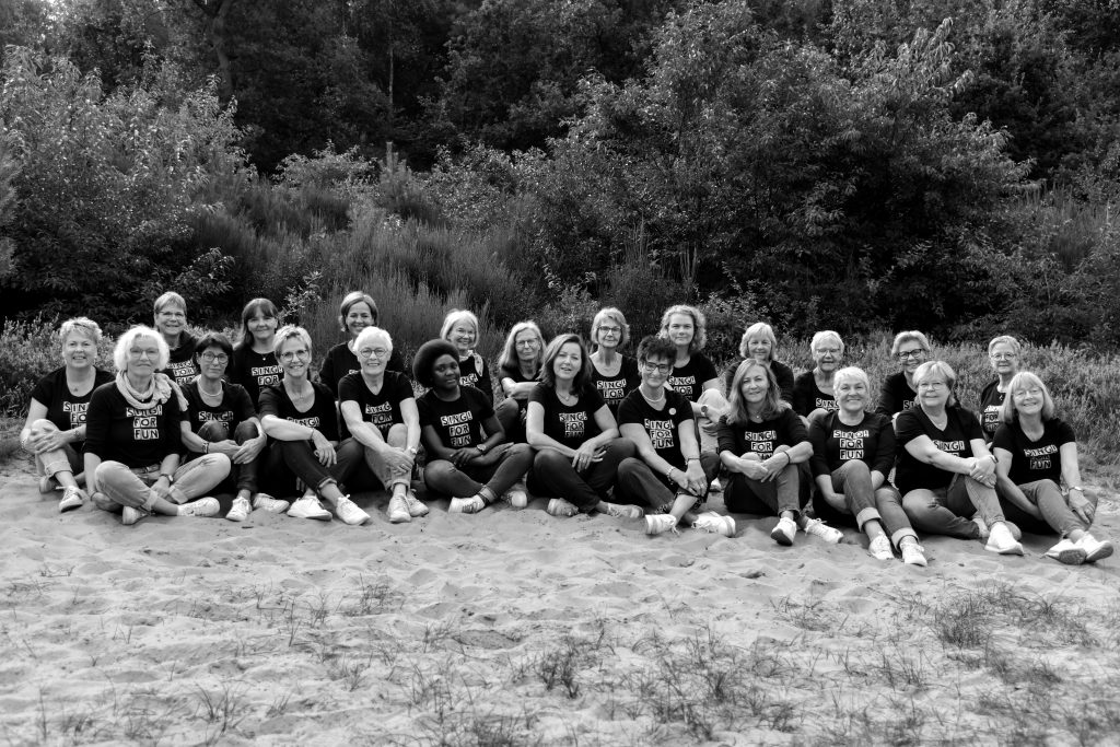 Home chor allesitzend